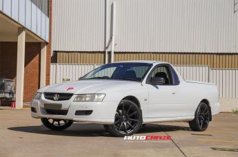 HOLDEN-COMMODORE-CARBINE-SATIN-BLACK